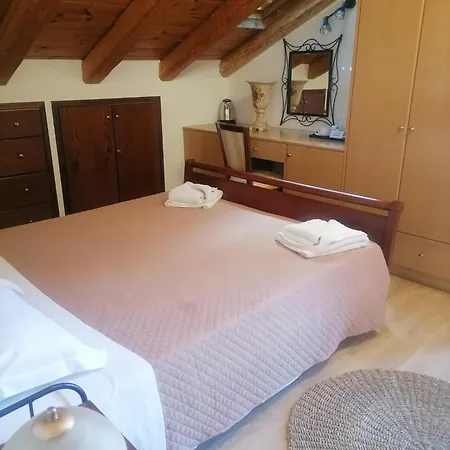 Authentic In Fiscardo Apartment