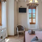 Authentic In Fiscardo Фискардон